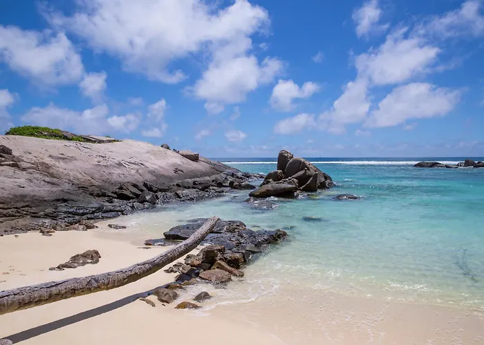 D'anse Forbans Selfcatering Chalet Takamaka