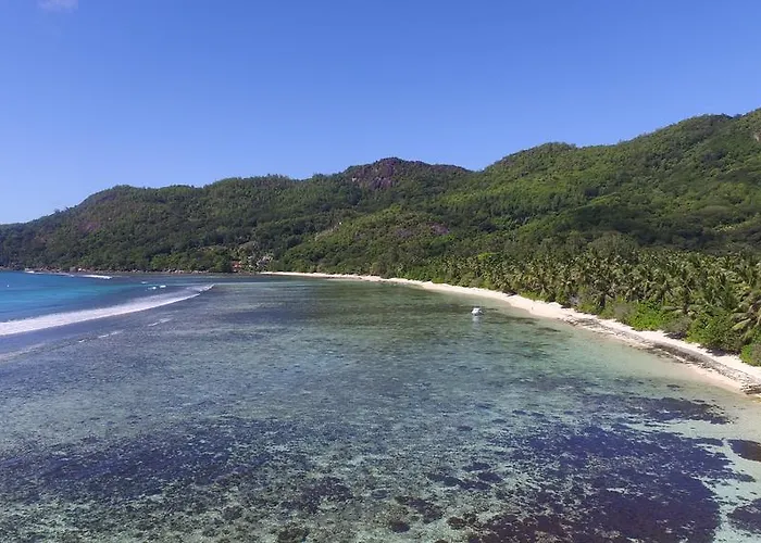 D'anse Forbans Selfcatering Chalet Takamaka